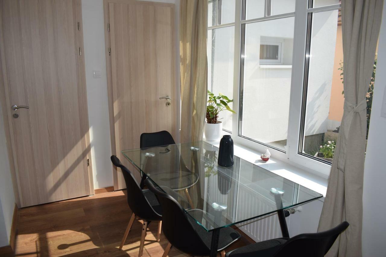 Buborek Apartman Тата Экстерьер фото